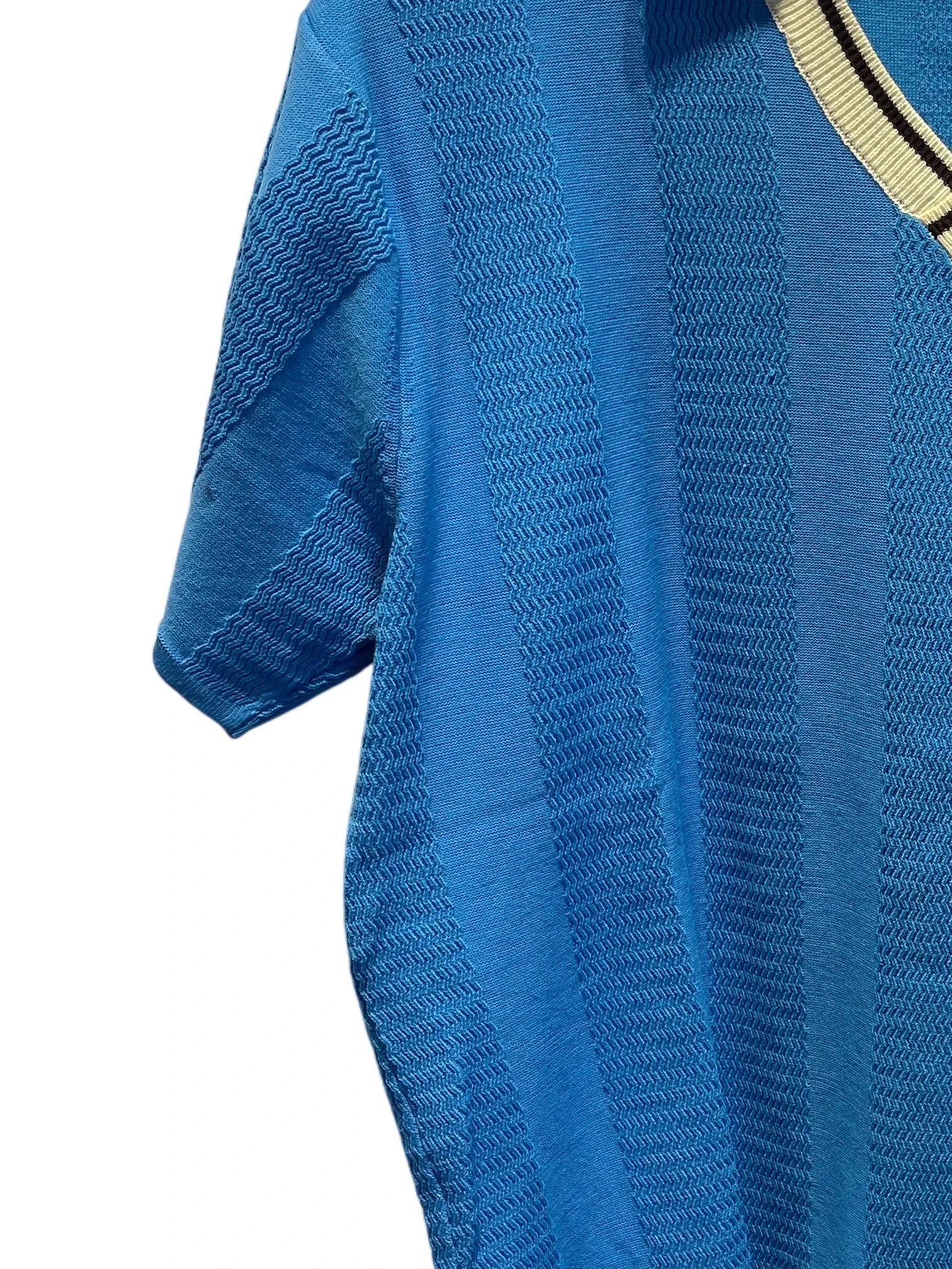 White and blue v-neck knitted T-shirt Blue