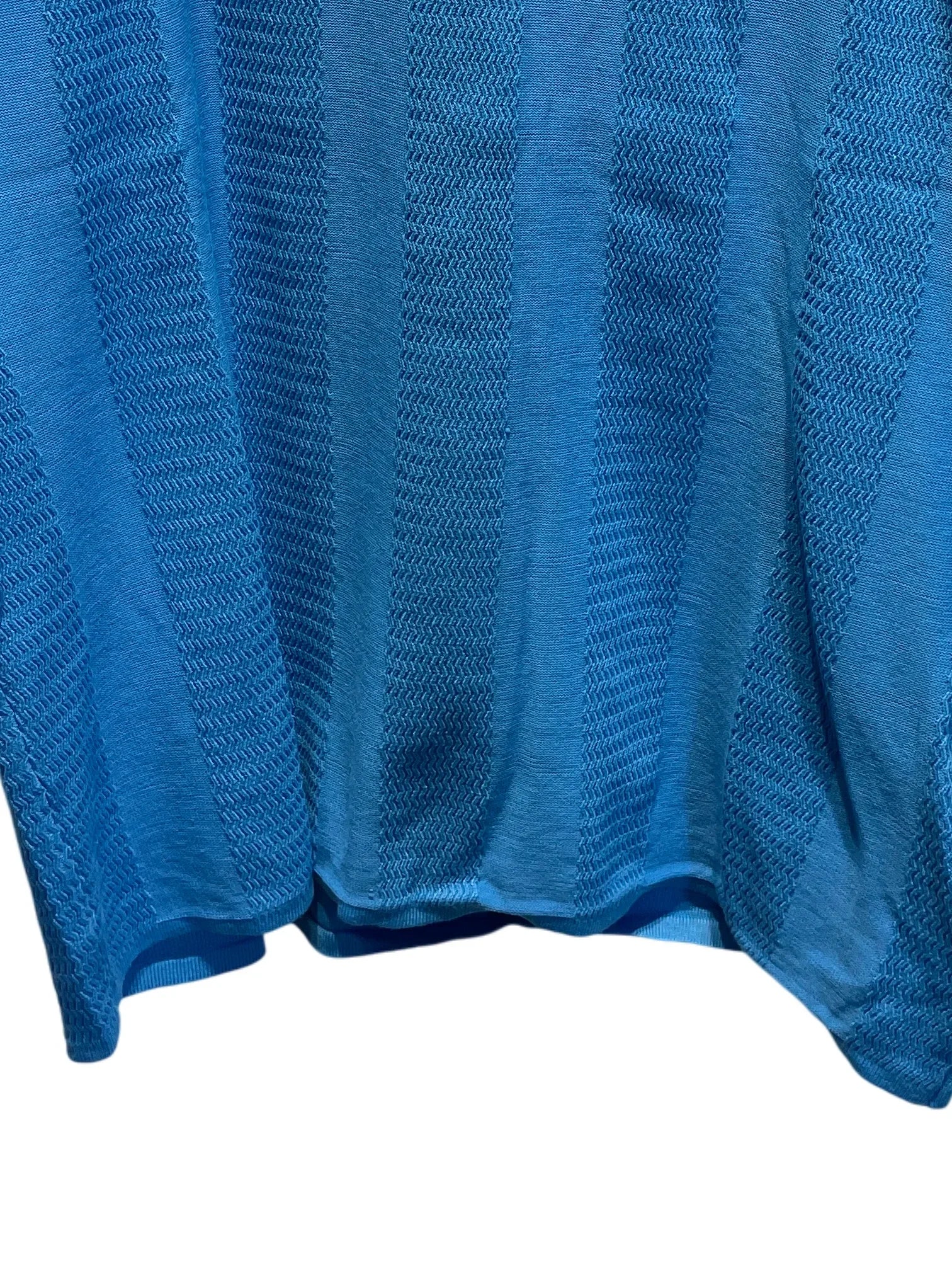 White and blue v-neck knitted T-shirt Blue
